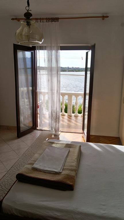 Apartments Branko Nin Chambre photo